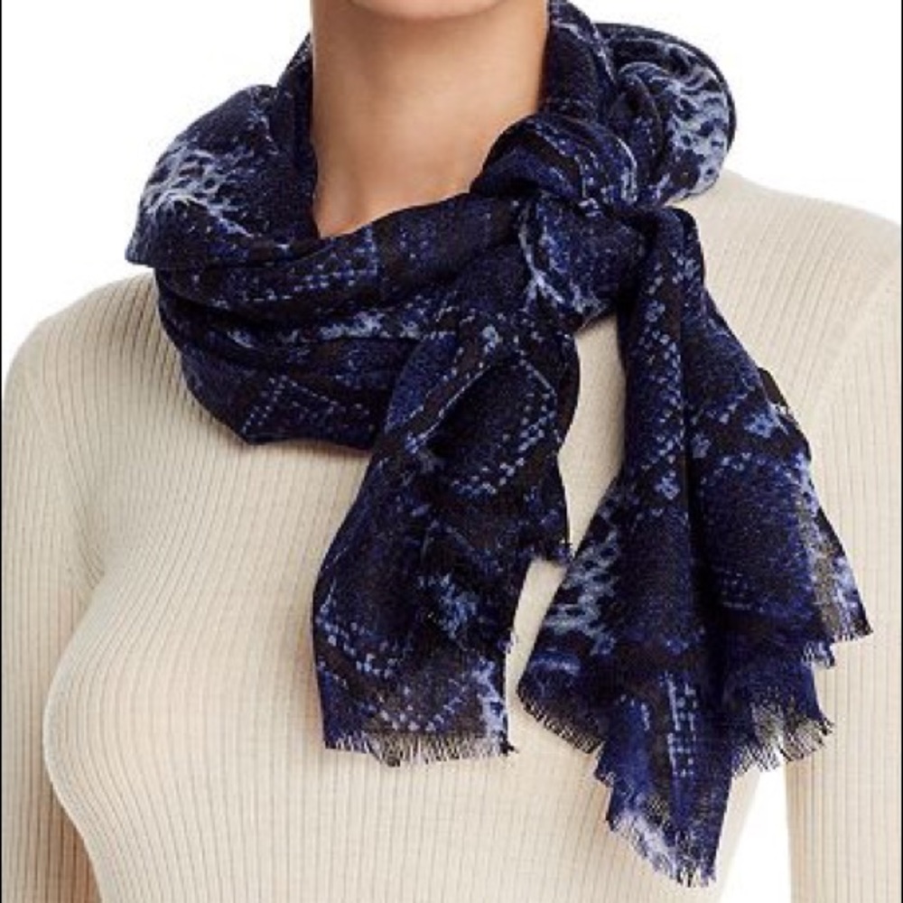 Bloomingdales blue snake print scarf